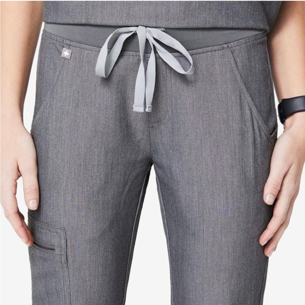 FIGS ZAMORA GRAY JOGGER SCRUB PANTS
